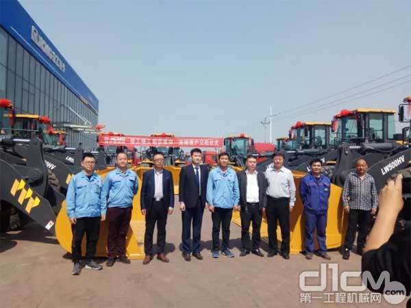 开云足球5吨装载机助力中原钢铁企业推进绿色工厂建设 开云足球5吨装载机助力中原钢铁企业推进绿色工厂建设