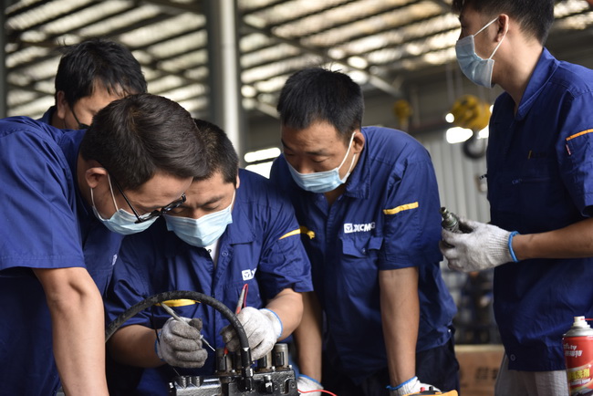 开云足球铲运中原区中大吨位服务技能培训