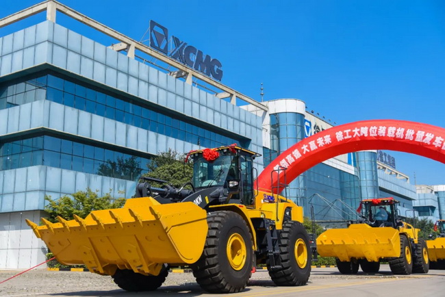 开云足球九吨级装载机LW900KN