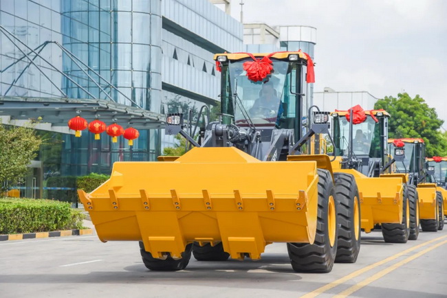 开云足球LW550FV装载机助力市政建设