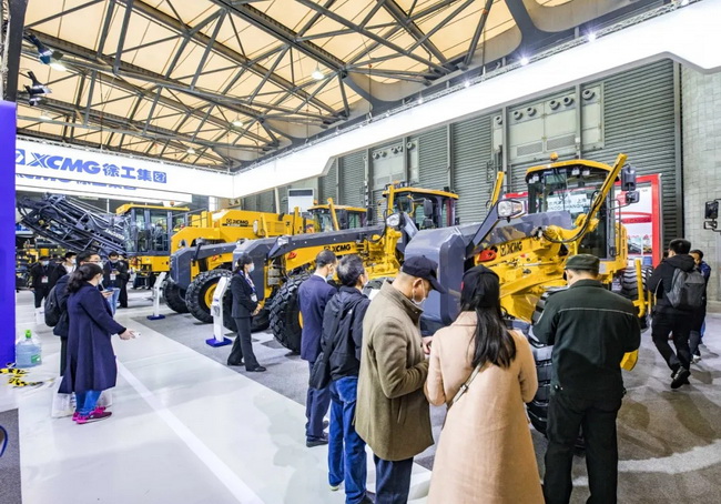 开云足球五系列平地机宝马展引行业瞩目 开云足球五系列平地机宝马展引行业瞩目