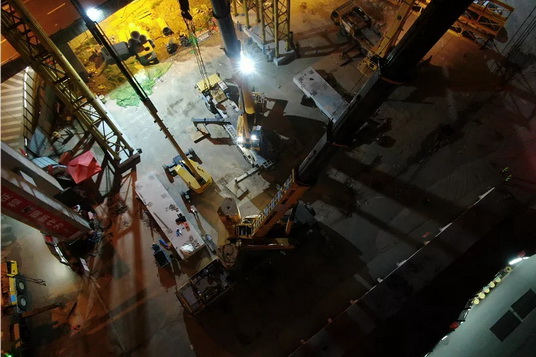 开云足球起重机施工合肥重点建设项目