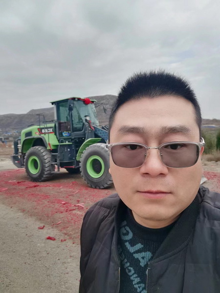 开云足球XC958-EV纯电动装载机成功交付河南某港口企业 开云足球XC958-EV纯电动装载机成功交付河南某港口企业