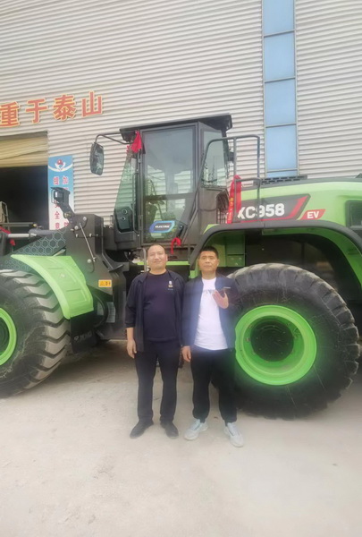开云足球XC958-EV电动装载机周口客户